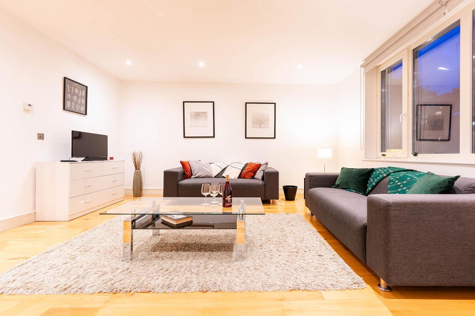 Bright & Modern One Bedroom Flat In Farringdon * Londra